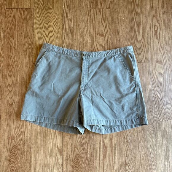Eddie Bauer Green Cargo Shorts Lightweight Relaxed Fit - Picture 1 of 7